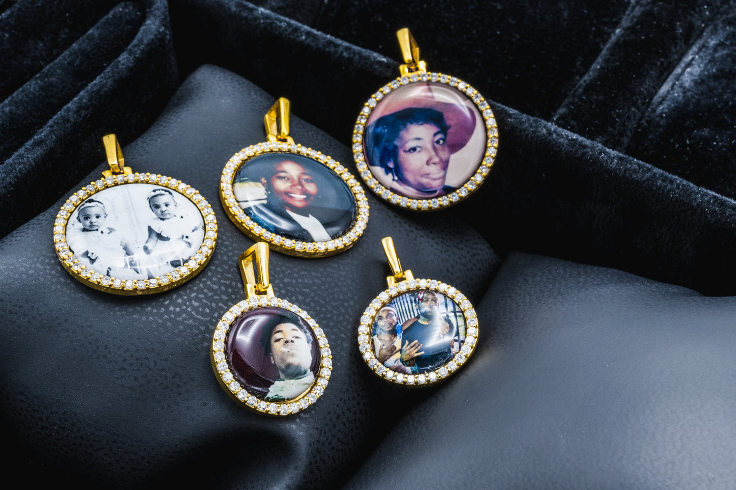 Picture Pendant 2.29ctw