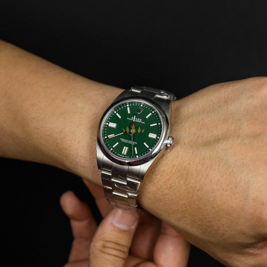 Rolex Oyster perpetual 41mm watch, green dial, oyster bracelet, Ref. 124300