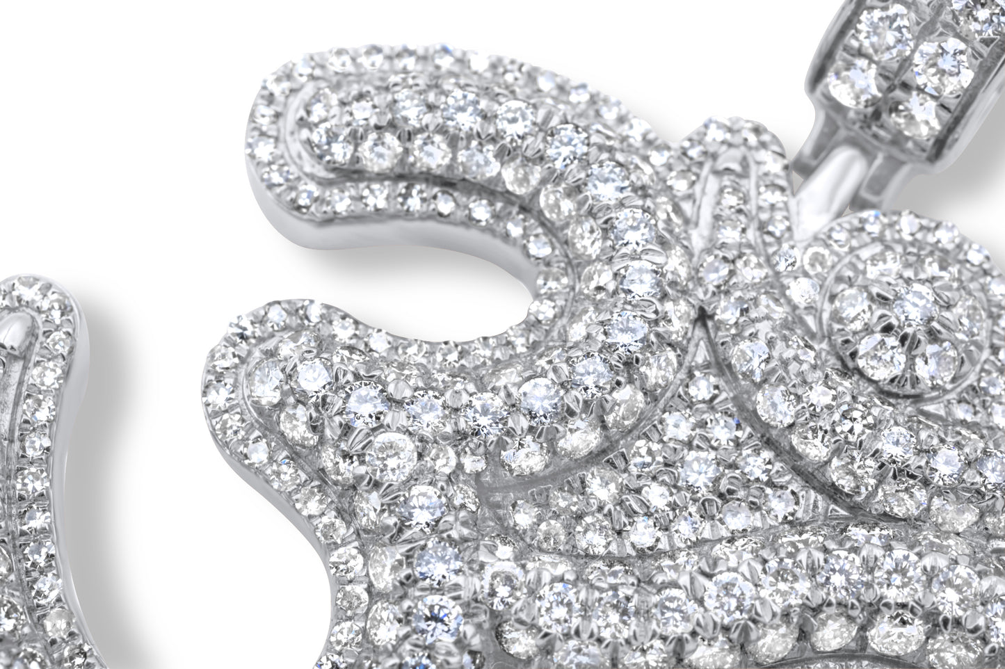 14k Ohm Pendant 4.28ctw