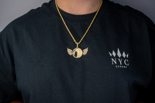 10K Yellow Gold Wings Picture Pendant 2.05ctw