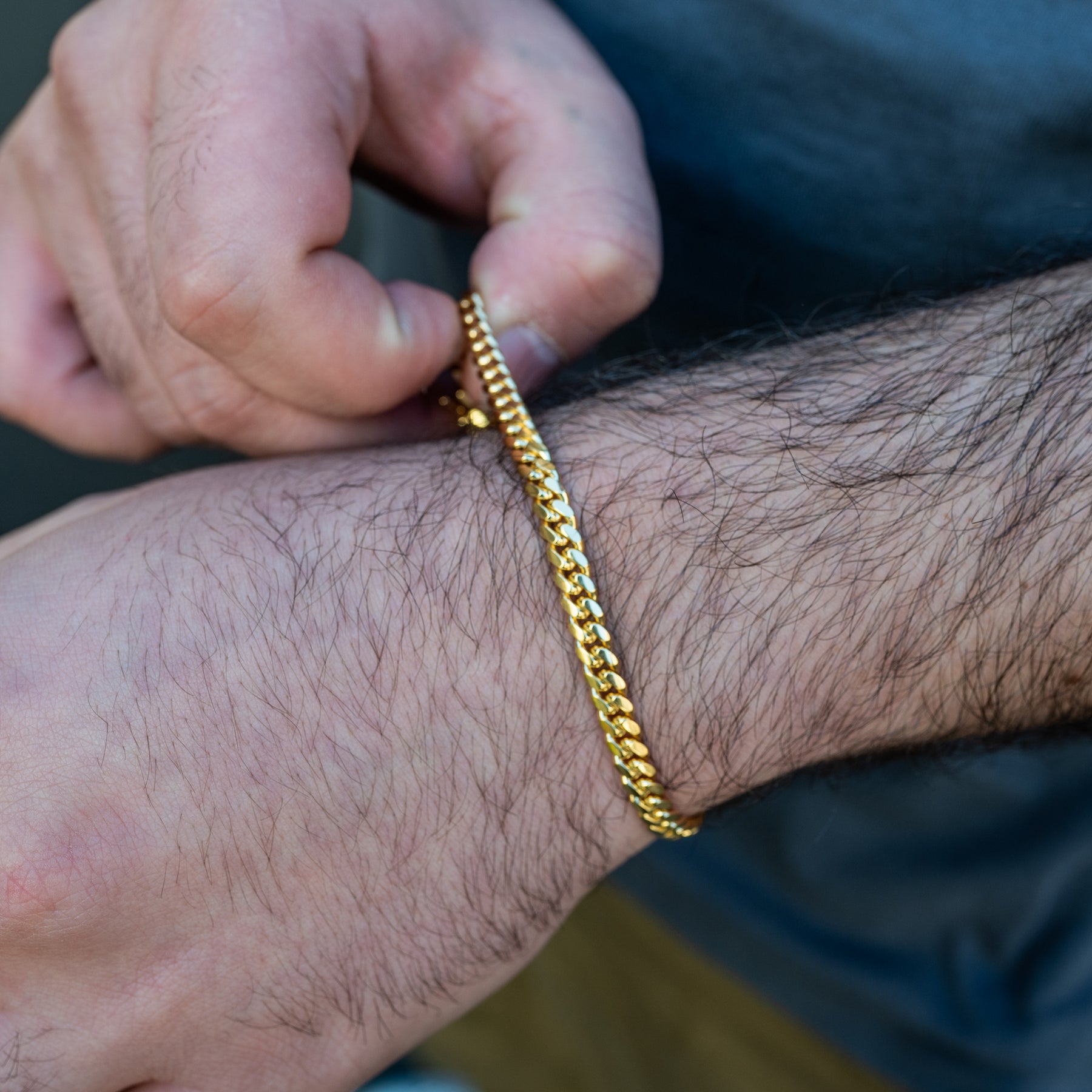 Off-White c/o Virgil Abloh Paperclip Bracelet in Metallic